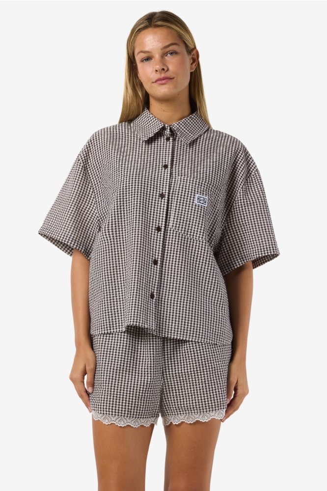 Noisy may bruine dames blouse | Model vooraanzicht