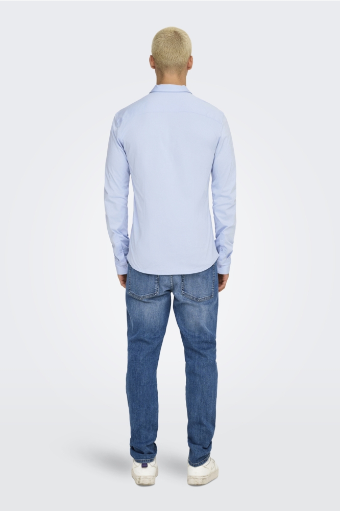 Only & Sons blauwe heren overhemd | Model achteraanzicht