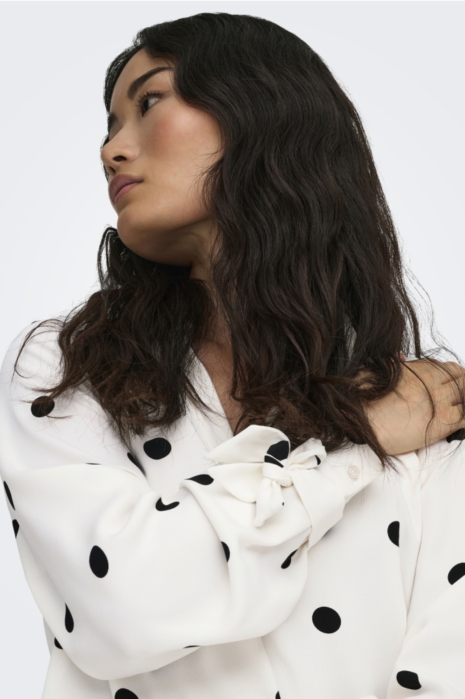 Only witte dames blouse | Close up