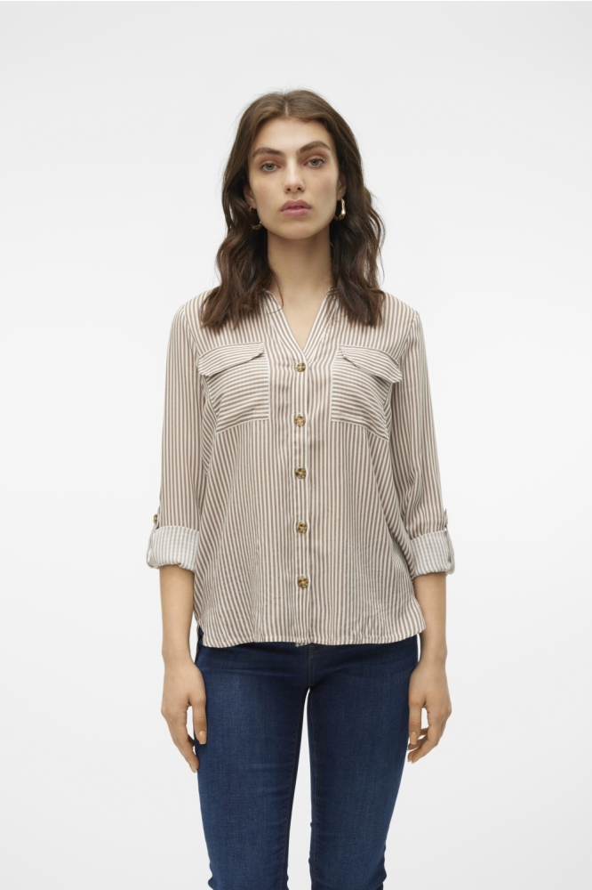 Vero Moda bruine dames blouse | Model vooraanzicht