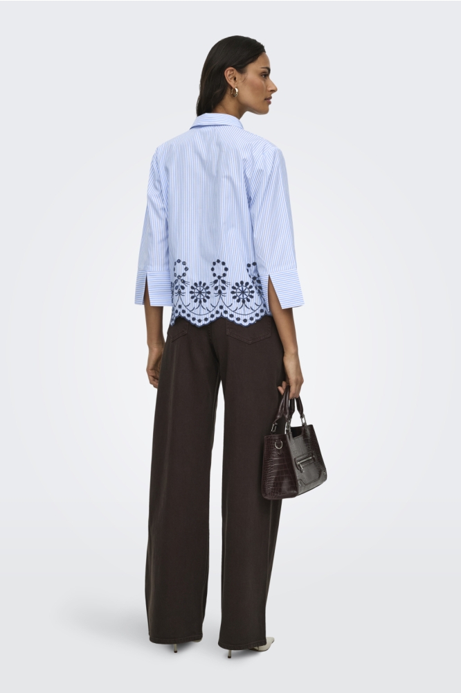 Jacqueline de Yong blauwe dames blouse | Model vooraanzicht