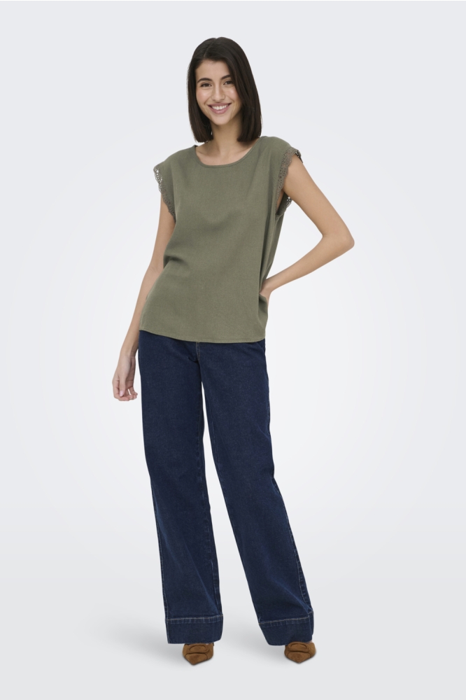 Jacqueline de Yong groene dames t-shirt | Model