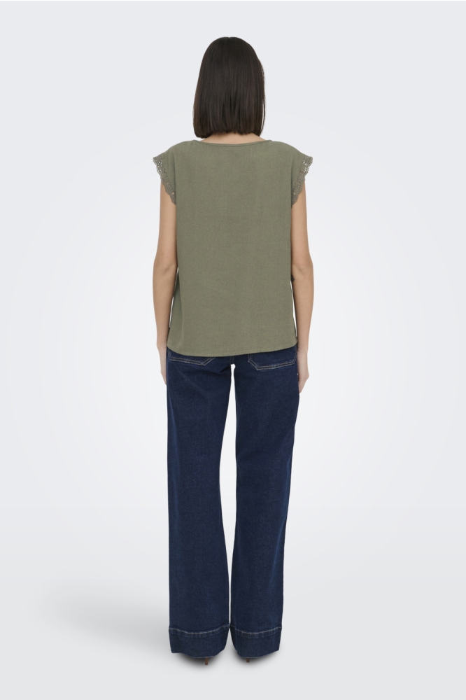 Jacqueline de Yong groene dames t-shirt | Model