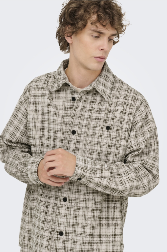 Only & Sons groene heren overhemd | Model vooraanzicht