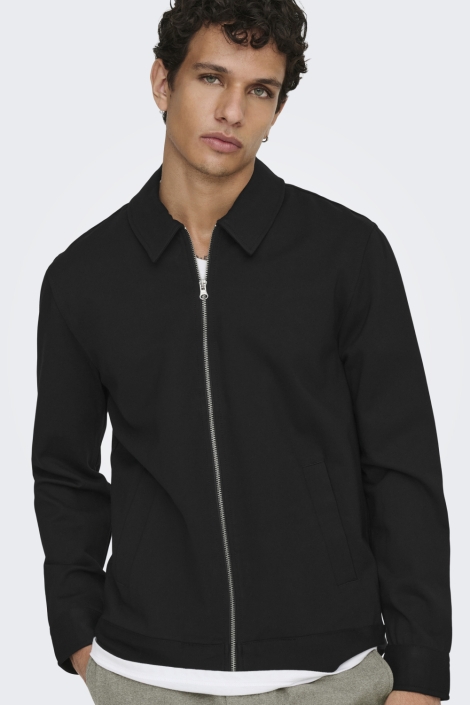 Only & Sons zwarte heren vest | Model vooraanzicht