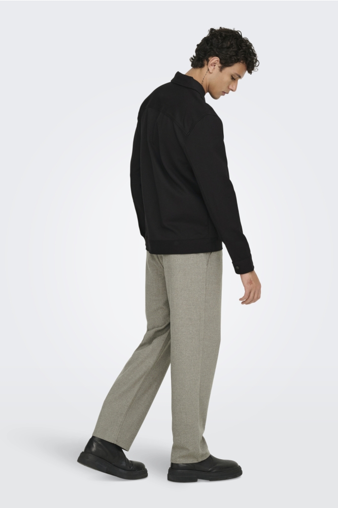 Only & Sons zwarte heren vest | Model achteraanzicht