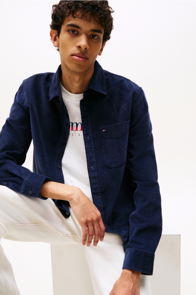 Tommy Jeans blauwe heren overhemd | Model vooraanzicht