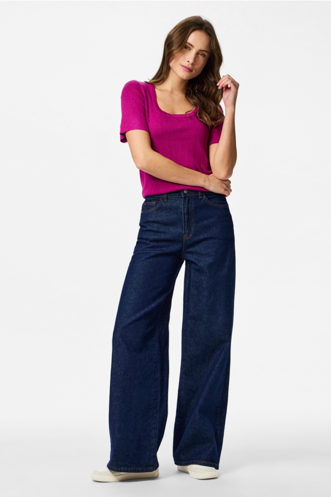 Pieces roze dames t-shirt | Model