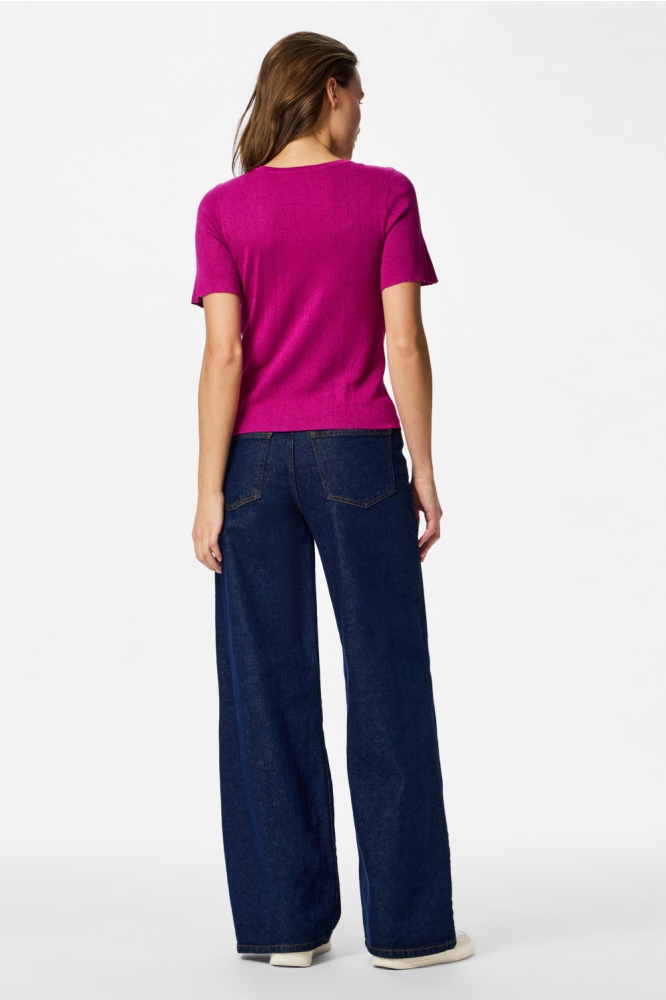 Pieces roze dames t-shirt | Model