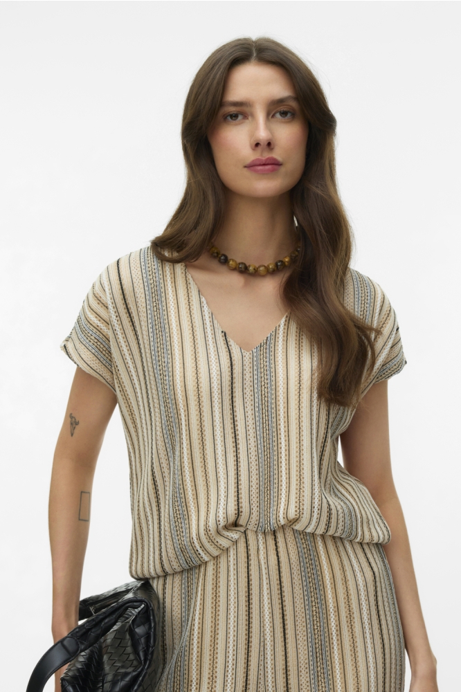 Vero Moda beige dames blouse | Model vooraanzicht