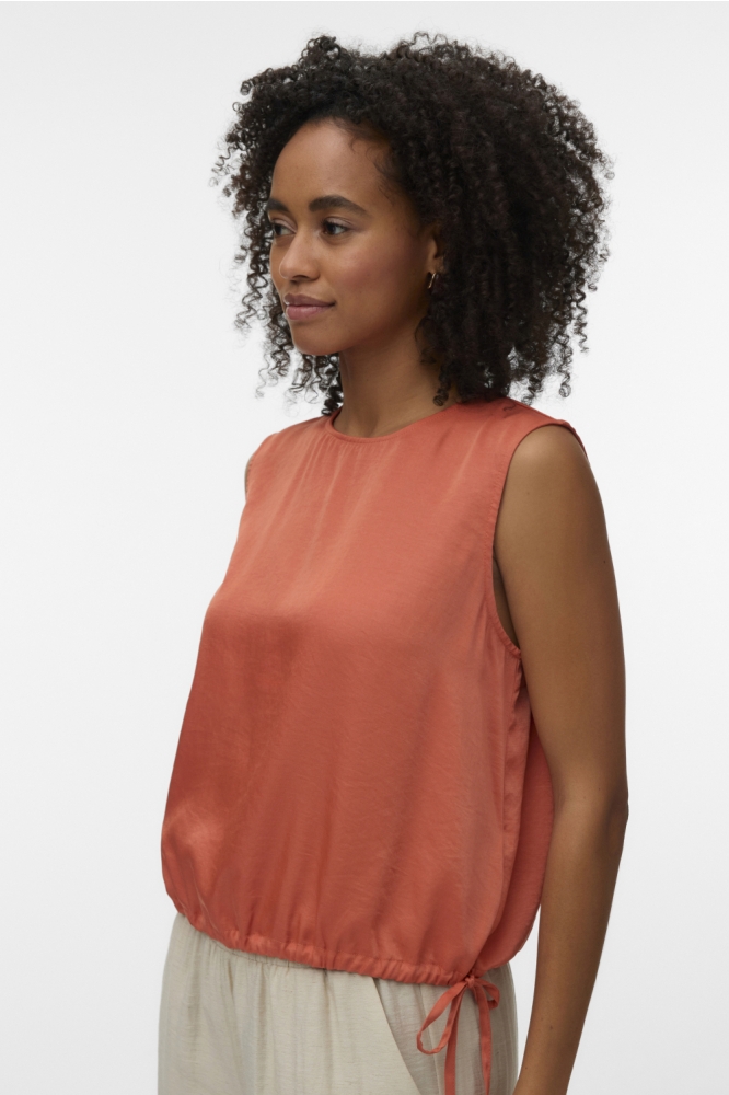 Vero Moda oranje dames top | Model zijaanzicht
