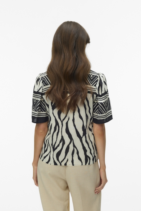 Vero Moda zwarte dames blouse | Model achteraanzicht