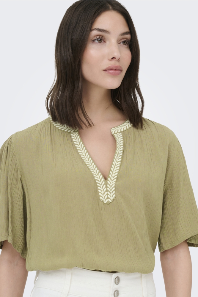 Jacqueline de Yong groene dames t-shirt | Close up