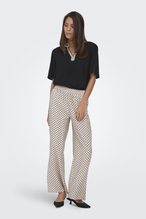 Jacqueline de Yong zwarte dames t-shirt | Model