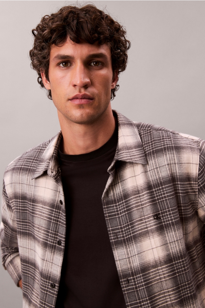 Calvin Klein grijze heren overhemd | Close up