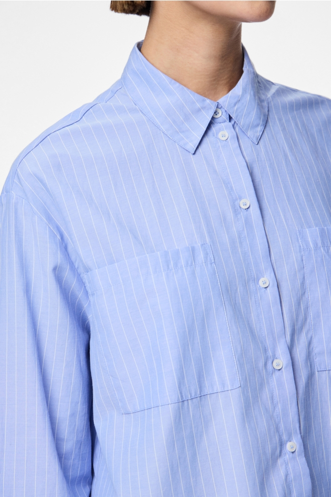 Pieces blauwe dames blouse | Close up