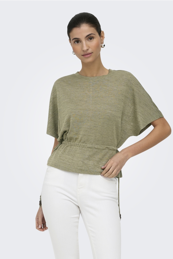 Only groene dames t-shirt | Model vooraanzicht