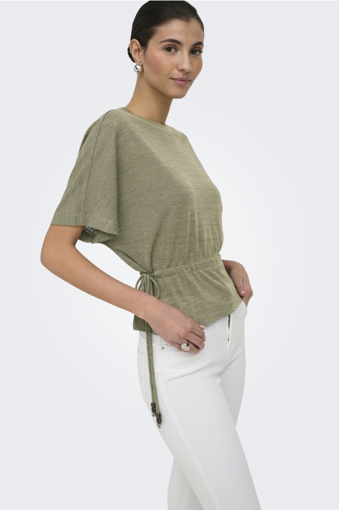 Only groene dames t-shirt | Model zijaanzicht