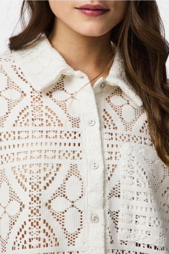 Pieces witte dames blouse | Close up