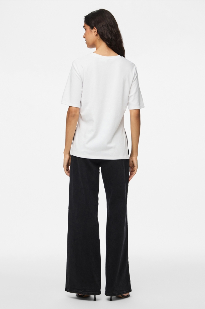 Pieces witte dames t-shirt | Model