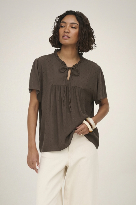 Jacqueline de Yong bruine dames blouse | Model vooraanzicht