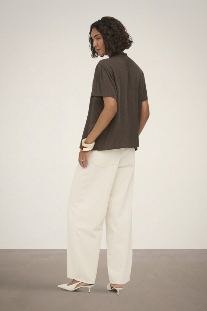 Jacqueline de Yong bruine dames blouse | Model