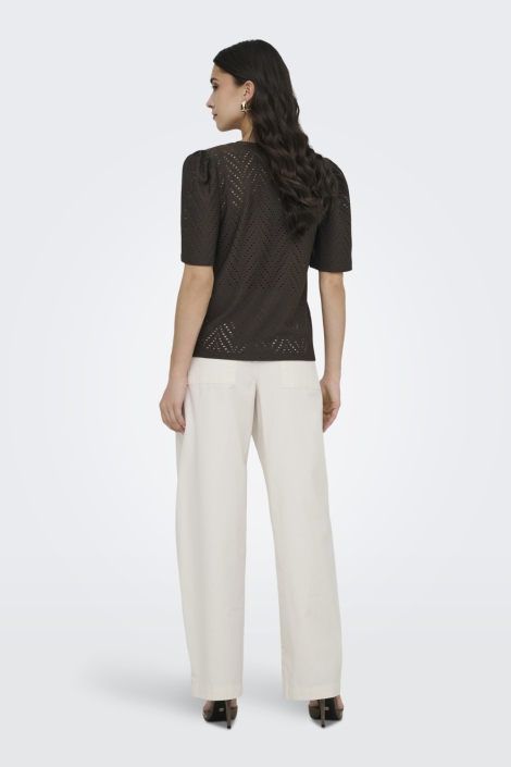 Jacqueline de Yong bruine dames t-shirt | Model achteraanzicht