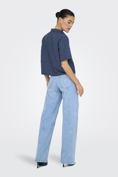 Jacqueline de Yong blauwe dames blouse | Model achteraanzicht