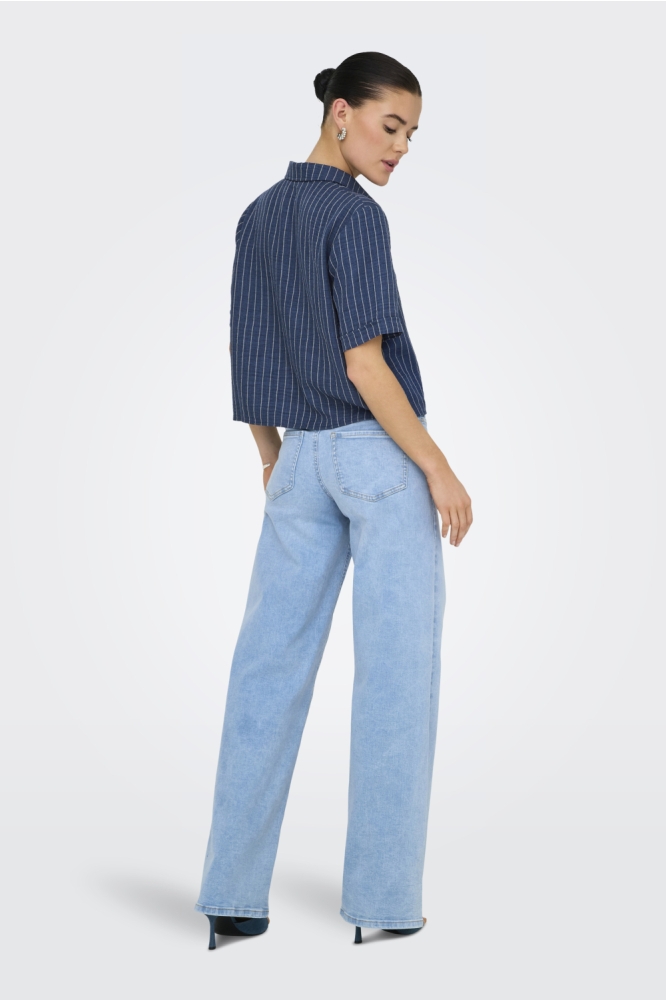 Jacqueline de Yong blauwe dames blouse | Model achteraanzicht