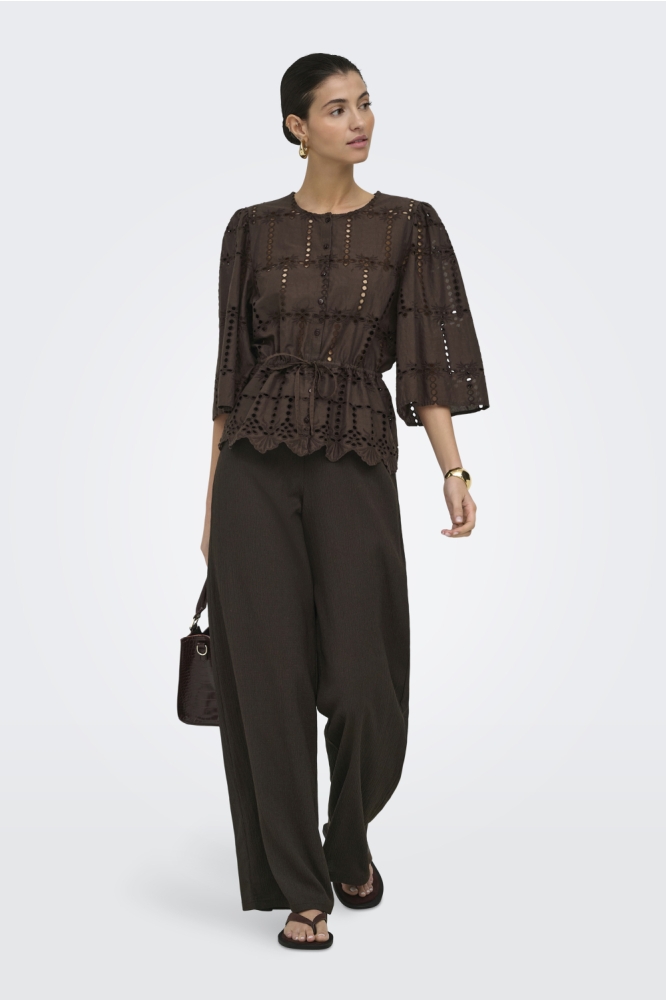 Jacqueline de Yong bruine dames blouse | Model