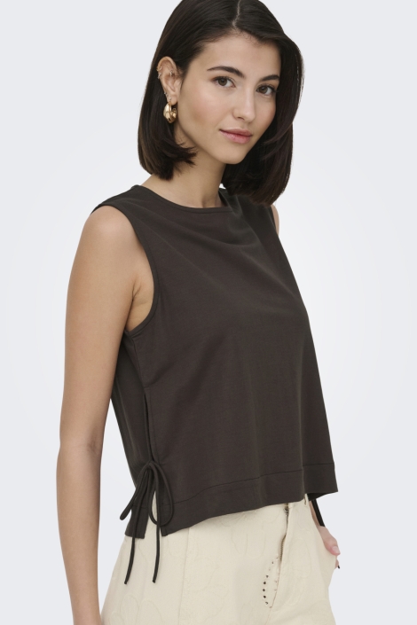 Jacqueline de Yong bruine dames top | Model zijaanzicht