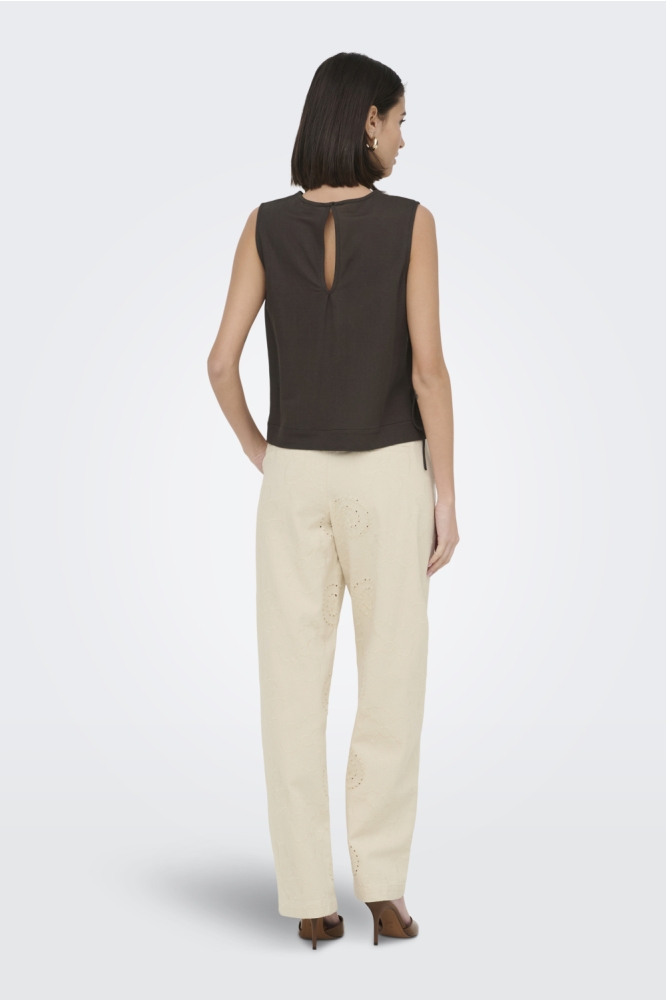 Jacqueline de Yong bruine dames top | Model achteraanzicht