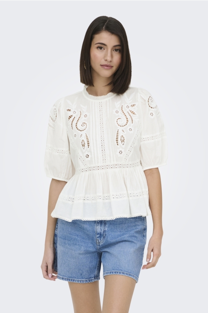 Jacqueline de Yong witte dames blouse | Model vooraanzicht