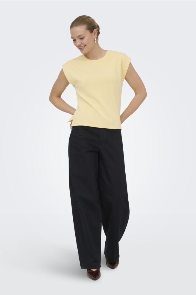 Only gele dames t-shirt | Model