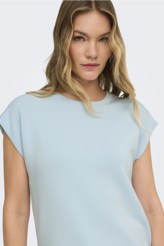 Only blauwe dames t-shirt | Close up