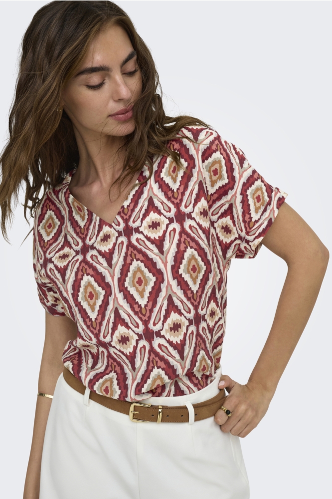 Only rode dames t-shirt | Model vooraanzicht