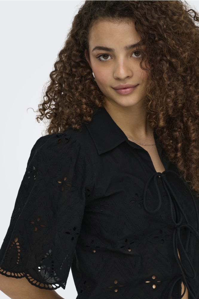 Only zwarte dames blouse | Close up