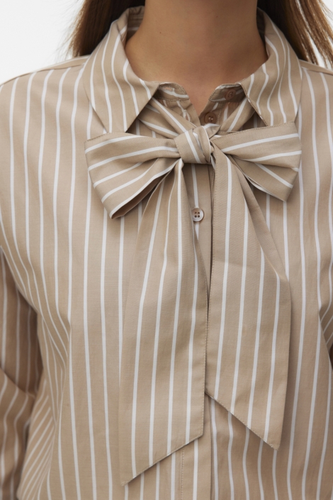 Vero Moda camel dames blouse | Close up