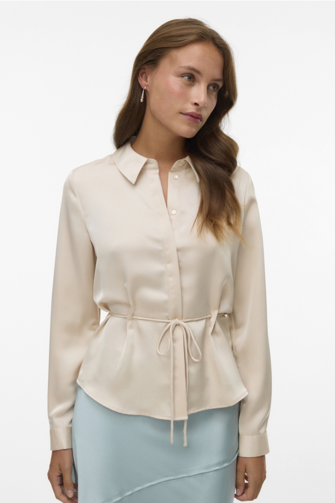 Vero Moda beige dames blouse | Model vooraanzicht