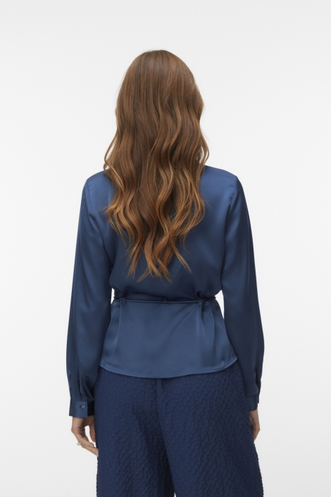 Vero Moda blauwe dames blouse | Model achteraanzicht