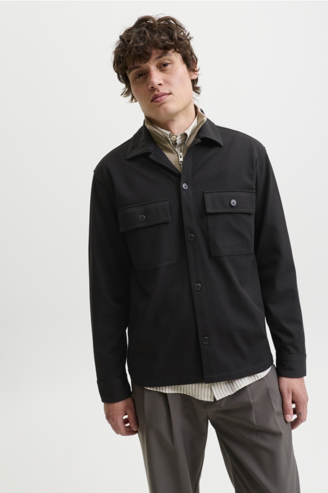 Jack & Jones zwarte heren overhemd | Model vooraanzicht