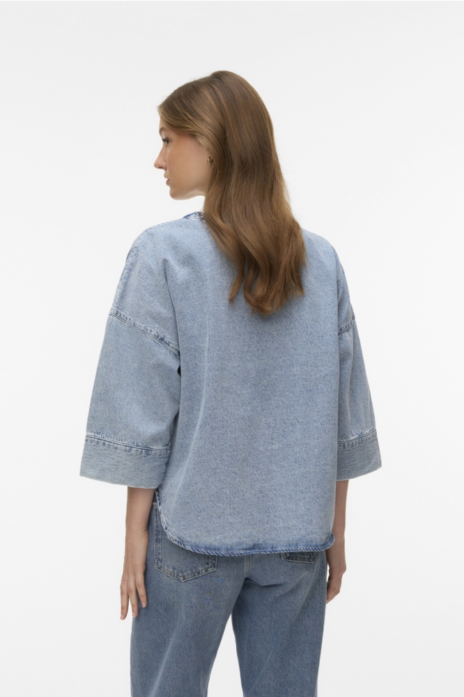 Vero Moda blauwe dames blouse | Model achteraanzicht