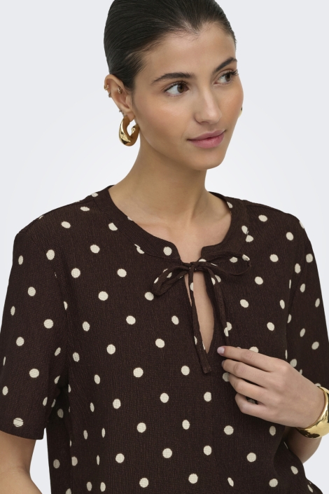 Jacqueline de Yong bruine dames blouse | Close up