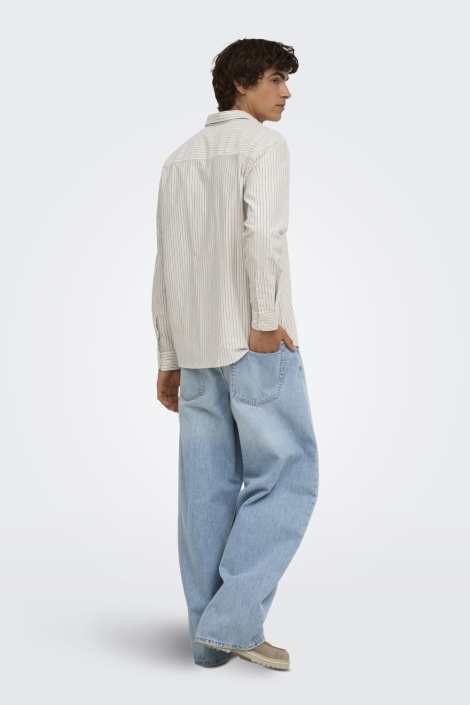 Only & Sons beige heren overhemd | Model zijaanzicht