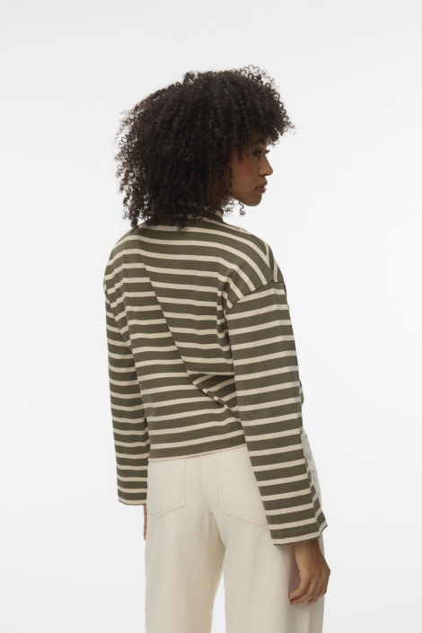 Vero Moda groene dames t-shirt | Model achteraanzicht