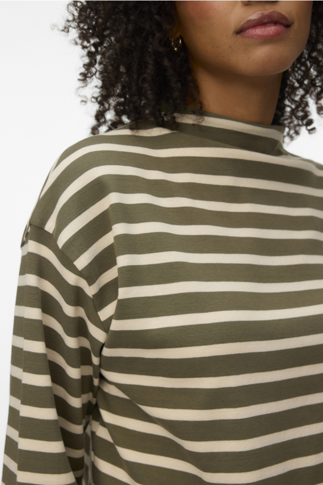 Vero Moda groene dames t-shirt | Close up