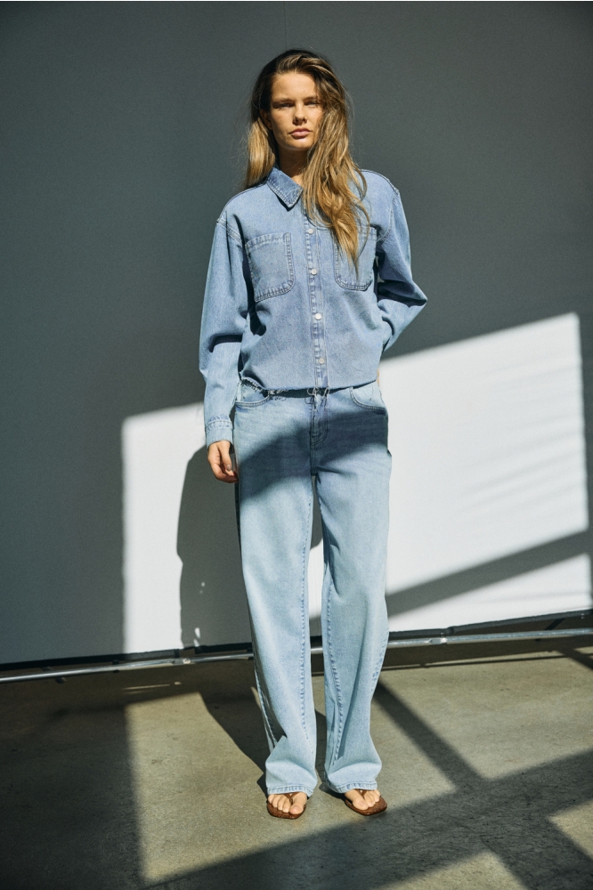 Noisy may blauwe dames jas | Model vooraanzicht