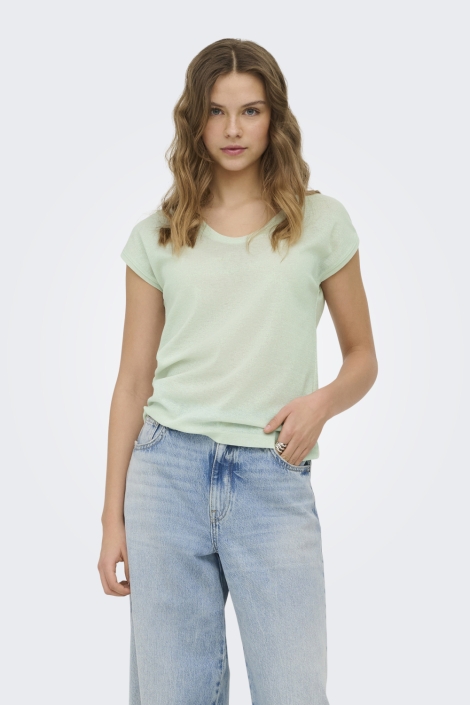 Only groene dames t-shirt | Model vooraanzicht