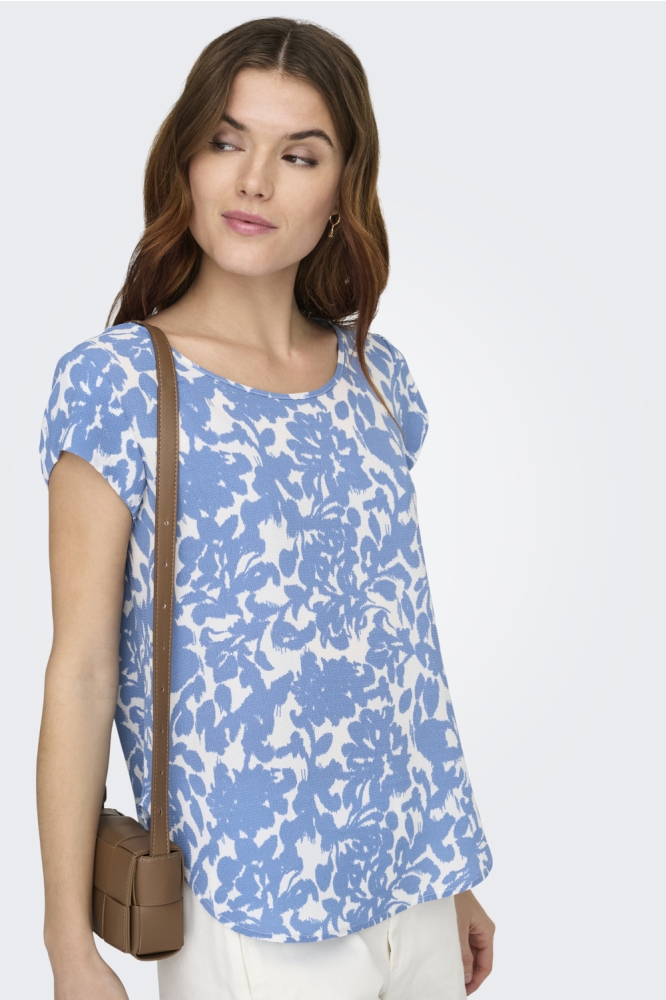 Only blauwe dames t-shirt | Model vooraanzicht