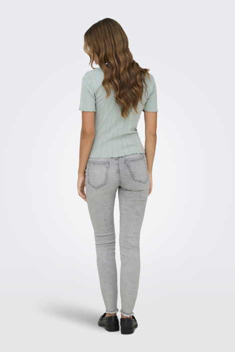 Only groene dames t-shirt | Model